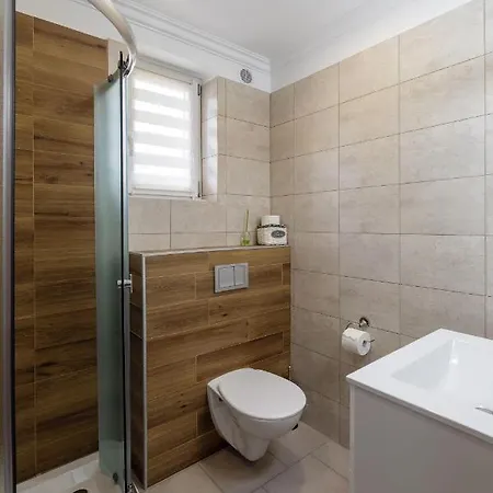 Goscinne I Margaret Alloggio in famiglia *